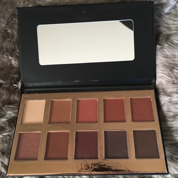 NEW Crown Pro Eyeshadow Palette - Picture 2 of 6